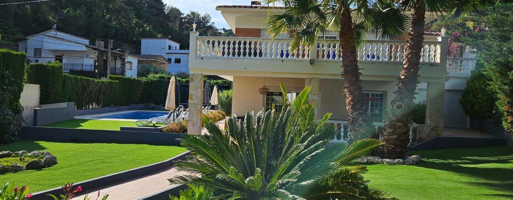 Ainara Luxury